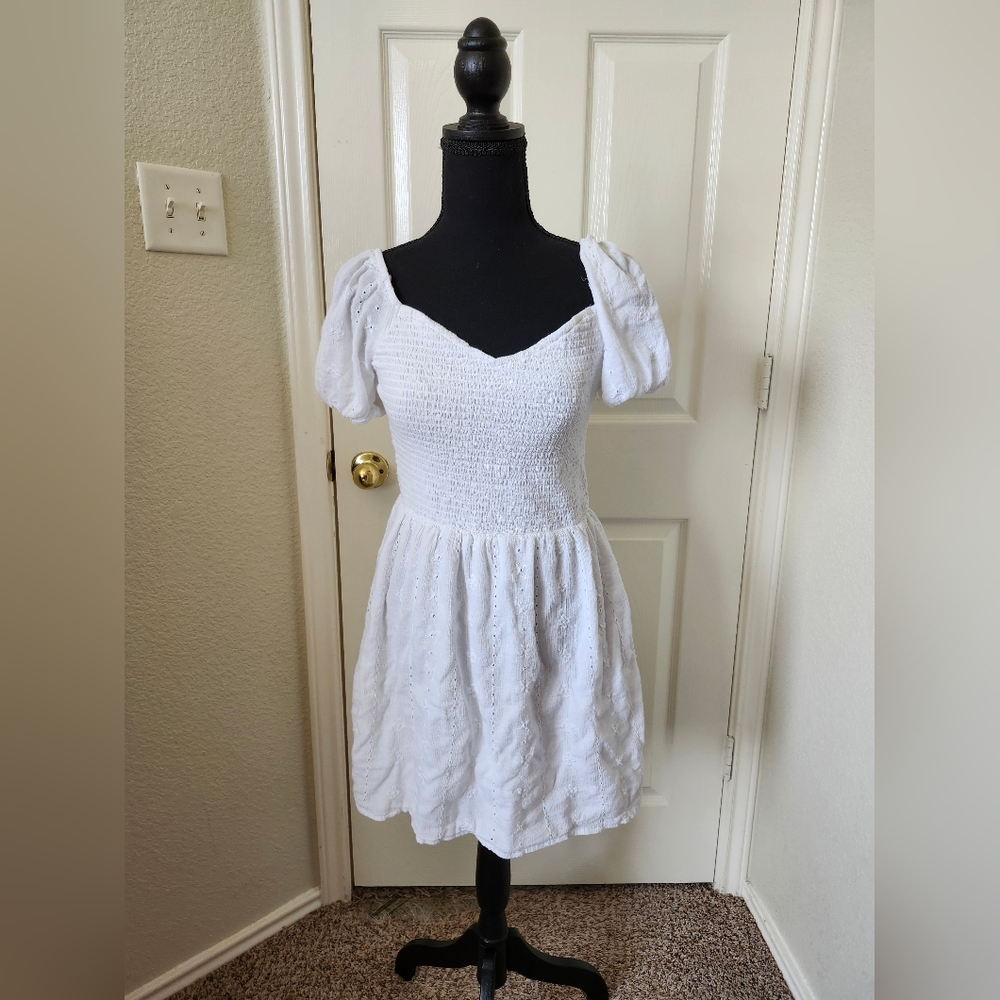American Eagle White Smocked Puff Sleeve Embroidered Mini Dress M - Picture 2 of 15